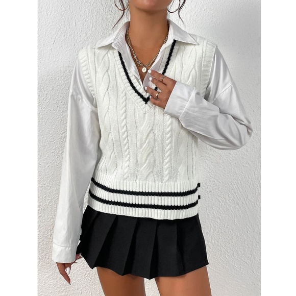White Cable Knit Vest V-Neck Black Trim Stretchy - Picture 6 of 8